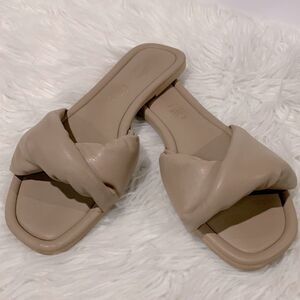 SEYCHELLES Anthropologie Breath of Fresh Air puffy slides flat soles women sz 9